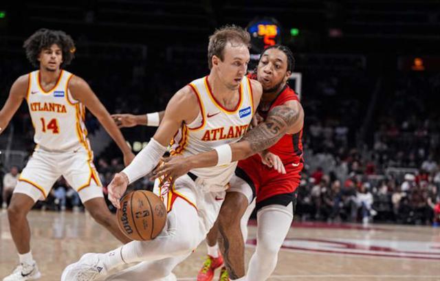 开云体育官方网站-湖人以微小代价换来肯纳德 这位三分王在詹东里身边有何种发挥？